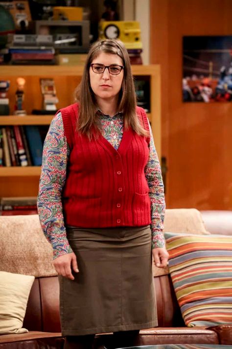 "The Procreation Calculation" -- Pictured: Amy Farrah Fowler (Mayim Bialik). Sheldon Amy, The Big Band Theory, Amy Farrah Fowler, The Bigbang Theory, Nerd Outfits, Mayim Bialik, Jim Parsons, Nerd Fashion, Nerdy Girl