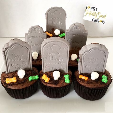 RIP Halloween cupcakes Rip Cupcakes, Halloween Cupcakes, Fondant, Cupcake, Halloween, Cake