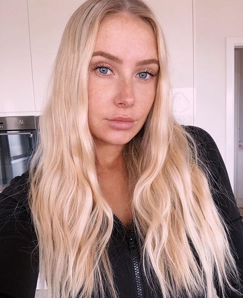 Lauren Curtis, Creamy Blonde, Blonde Tones, Popular Hairstyles, Pretty Hairstyles, Aesthetic Fashion, Hair Tutorial, New Hair, Hair Inspo