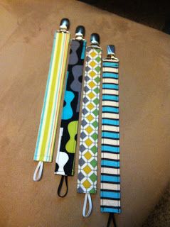 Pacifier Clip Tutorial, Pacifier Clips Diy, Paci Clip, Diy Bebe, Diy Papier, Baby Sewing Projects, Pacifier Clips, Pacifier Holder, Baby Projects