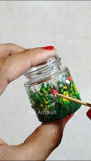 Mini Bottle Painting, Reuse Bottles, Creative Arts Therapy, Easy Gardening, Arijit Singh, Mini Glass Bottles, Mini Bottle, Glass Bottles Art, Best Out Of Waste