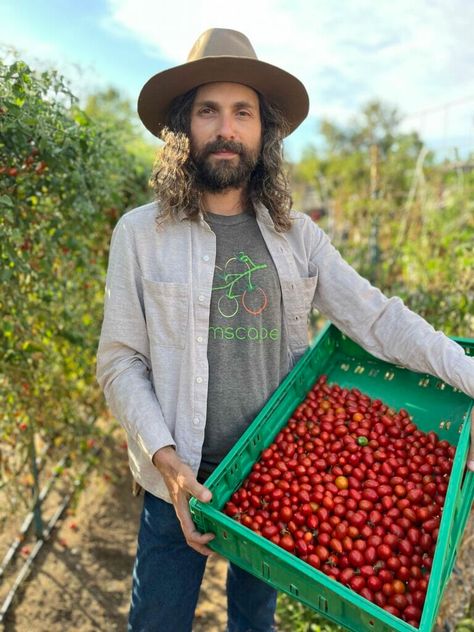 Meet the Urban Farmer Determined to Teach Others About Edible Landscapes - Modern Farmer