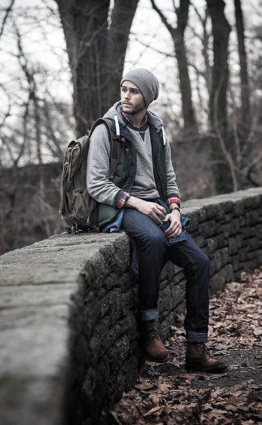 Mens Outdoor Fashion, Mens Fashion Illustration, Mens Photoshoot Poses, Mens Fashion Editorial, Mens Fashion Casual Winter, Hipster Man, Mens Trendy Outfits, Mens Fashion Rugged, Men Photography