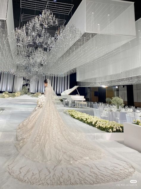 Foto Pengantin Korea, Nikahan Korea, Korea Wedding Decoration, Korean Wedding Venues, Pengantin Korea, Wedding Korea, Korean Wedding Dress, Wedding Ceiling, Dream Wedding Decorations