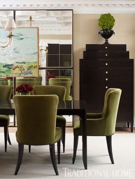 Green velvet dining chairs Olive Green Dining Room, Green Painted Furniture, Dining Room Industrial, Green Dining Room, Green Dining Chairs, Dining Room Remodel, Dining Chair Design, Dining Room Inspiration, Velvet Dining Chairs