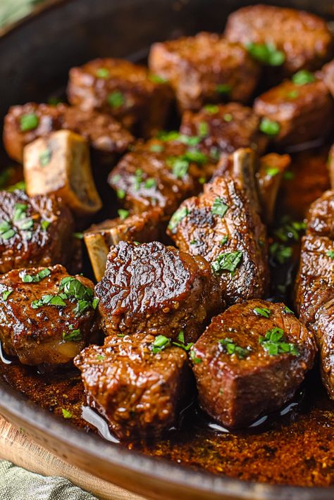 Juicy Steak Bites, Tennessee Onions, Lemon Mouse, Garlic Pork, Creamy Parmesan Sauce, Knit Slippers, Easy Hamburger, Garlic Butter Steak, Raspberry Recipes