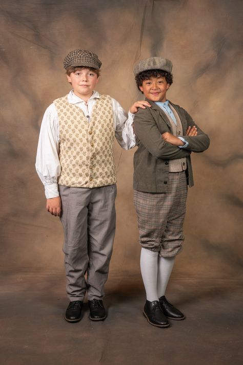 Oliver Twist Musical, Oliver Twist Characters, Oliver Musical, Cute Group Halloween Costumes, Victorian Era Fashion, Kids Theater, Book Week Costume, Cute Cottage, Oliver Twist