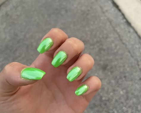 Bright Green Chrome Nails, Neon Green Chrome Nails, Lime Green Chrome Nails, Neon Chrome Nails, Green Chrome Nails, Lime Green Nails, 30s Style, Foundation Swatches, Neon Green Nails