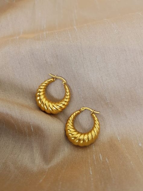 High quality Mark 750 gold imitation Italian earring Italian Gold Jewelry, Italian Jewelry, Casting Jewelry, Gold Jewellery Design, Gold Jewelry, Jewelry Design, It Cast, High Quality, Silver