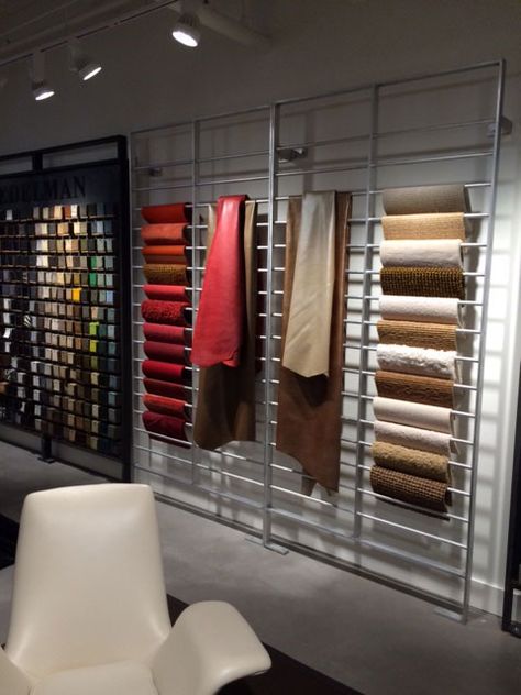 Leather Store Design, Fabric Shop Interior, Fabric Shop Display, Furniture Store Design, Fabric Store Design, Curtain Store, Leather Store, Showroom Interior Design, Fabric Display