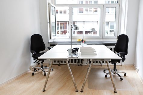 Two person desk - obviously this amount of surface will never actually be visible... Home Office Two Desks Layout, Office For Two People Layout, Home Office Two Desks, Home Office For Two People, Two Desks, Desk Design Ideas, Study Room Small, Desk For Two, Two Person Desk