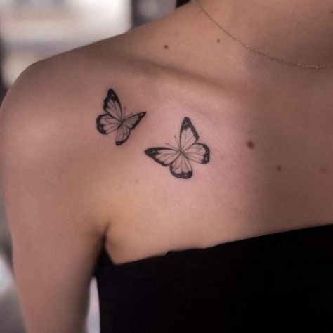 Gemini Butterfly, Clavicle Tattoo, Simple Butterfly Tattoo, Butterfly Tattoos On Arm, Unique Butterfly Tattoos, Butterfly Tattoo On Shoulder, Butterfly Tattoo Meaning, Small Shoulder Tattoos, Minimal Tattoo Design