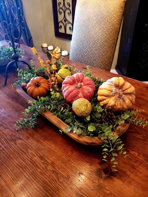 Jesenja Dekoracija, Fall Bread, Long Basket, Fall Floral Centerpieces, Ricotta Cookies, Bowl Decor, Bowl Ideas, Fall Table Centerpieces, Heart Bowl