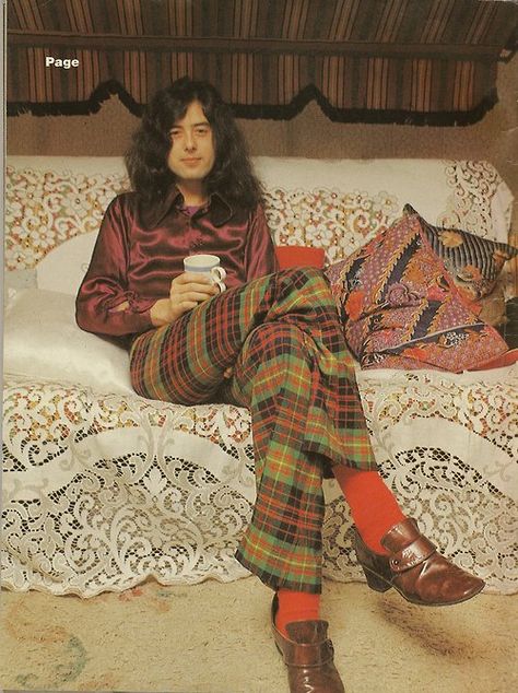 jimmy Page's plaid pants appreciation Look Disco, Morrison Hotel, John Paul Jones, John Bonham, Early Photos, Best Guitarist, Led Zep, Jimmy Page, Robert Plant