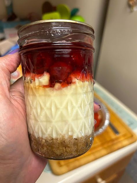 Indulge in Heavenly Cheesecake in a Jar: A Perfect Treat for Every Occasion Canning Desserts In A Jar, Canning Cheesecake In A Jar, Canned Cheesecake In A Jar, Canning Cheesecake, Mason Jar Cheesecake, Strawberry Cheesecake Recipe, Cheesecake In A Jar, Cream Cheese Pie, Cheap Easy Meals