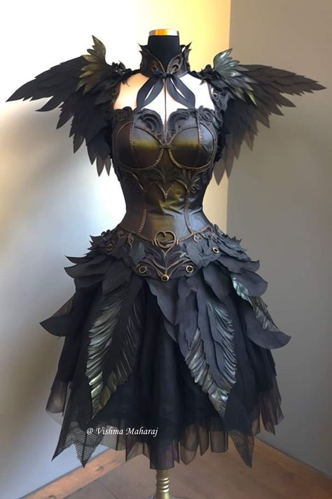 Goth Couture, Raven Outfits, Raven Dress, Artistic Ideas, Fair Outfits, Fairy Clothes, Fantasy Dresses, Fantasy Gowns, Fantasias Halloween