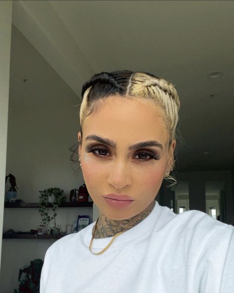 Kehlani Parrish, Split Dyed Hair, Hair Color Underneath, Hairdos For Curly Hair, Aesthetic Board, Kehlani, Female Celebrities, Ice Queen, Cut My Hair