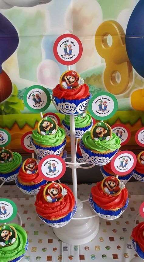 Mario and Luigi cupcakes Mario And Luigi Cupcakes, Cupcakes Mario Bros, Mario And Luigi Desserts, Luigi Cupcakes, Mario And Luigi Cookies, Bowser Cupcakes Mario Party, Luigi Cupcake Cake, Luigi Party, Luigi Birthday