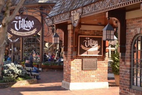 8 Must-Stop Shops in Pigeon Forge and Gatlinburg Pigeon Forge Restaurants, Gatlinburg Restaurants, Gatlinburg Attractions, Gatlinburg Tennessee Vacation, Smokey Mountains Vacation, Cades Cove Tennessee, Gatlinburg Vacation, Gatlinburg Cabin Rentals, Pigeon Forge Tennessee