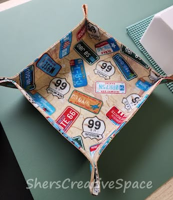 Sher's Creative Space: Tutorial - Fabric Tray, Great for Travel Fabric Tray Pattern, Snap Tray Pattern, Fabric Trays Patterns, Patchwork Basket, Thread Catchers, Fabric Tray, Diy Jewelry Tray, Travel Tray, Fabric Bowl