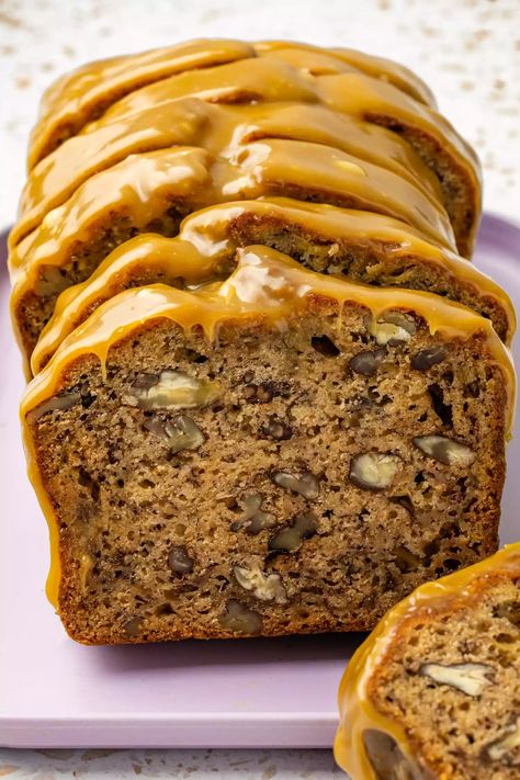 Banana Pecan Bread With Caramelized White Chocolate Sorghum Glaze Recipe Bread Casserole, Banana Pecan Bread, Pecan Bread, Caramelized White Chocolate, Desserts Around The World, Dessert Simple, Chocolate Maker, Sweet Breads, Glaze Recipe