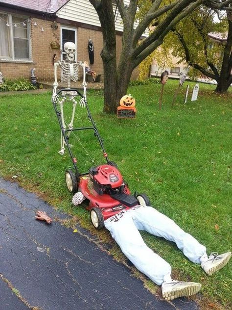 Pelottava Halloween, Halloween Yard Displays, Easy Outdoor Halloween Decorations, Outside Halloween Decorations, Scary Halloween Decorations Outdoor, Scary Halloween Decorations Diy, Halloween Diy Outdoor, Halloween Decor Diy, Halloween Outside