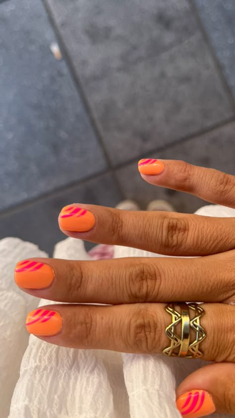 summer nails Minimal Nails Art, Hello Nails, Shoe Nails, Summery Nails, Cute Gel Nails, Nails Only, Festival Nails, Beach Nails, Manicure Y Pedicure