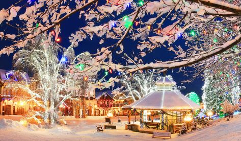 crazy-christmas-towns-leavenworth1 Cities At Christmas, Best Christmas Towns To Visit, Colorado Christmas Towns, Christmas Town Usa, Christmas Village Town Square, Leavenworth Washington Christmas, Leavenworth Christmas, Romantic Winter Getaways, Best Christmas Light Displays