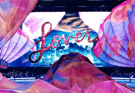 Lover Eras Tour, Vinyl Aesthetic, Lover Era, Estilo Taylor Swift, Taylor Swift The Eras Tour, Taylor Swift Concert, Taylor Swift Wallpaper, Swift 3, Taylor Swift 13