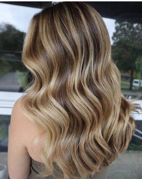 Honey Blond Balayage On Brown Hair Curly, Brown Hair With Blonde Highlights And Layers, Gold Highlights On Brown Hair, Brown Hair Balyage, Brown And Blonde Balayage, I'm Complicated, Light Ash Blonde Hair Color, Ash Blonde Hair Color Ideas, Teasy Lights