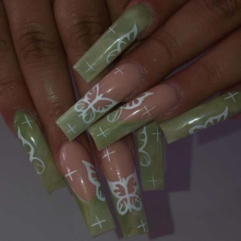 Nails by Alyssa⭐️💕 (@nailsbyalyk) • Photos et vidéos Instagram Green Butterflies, Butterfly Nail Designs, Green Butterfly, Butterfly Nail, Coffin Nails Designs, Nail Designs Summer, Gorgeous Nails, Nail Manicure, Manicure And Pedicure