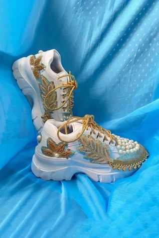 Shop for Chal Jooti Gold Synthetic Leather Madhumalti Embroidered Wedding Sneakers Online at Aza Fashions Embroidered Leaf, Shoe Makeover, Casual Sandals Womens, Workout Routines For Beginners, Wedding Sneakers, Embroidered Leaves, Fashion Shoes Sandals, Gold Sneakers, Embroidery Shoes