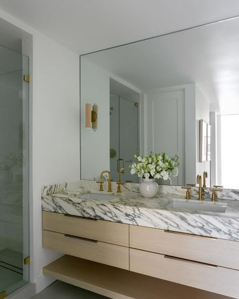 Anne Avery Interiors on Instagram: "Minimal and sleek master vanity 📸 @amybartlam #customcabinets #customcabinetry #marbledesign #bathroom #japandi #modernbathroom #customcountertops" Marble Shower Wood Vanity, Japandi Bathroom Vanity, Japandi Vanity, Vanity Tower, Hollywood Bungalow, Bathroom Japandi, Master Vanity, Reno Bathroom, Vanity Inspo