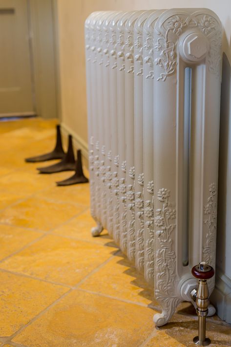 Radiator Storage Ideas, Victorian Radiator, Haunted Doll House, Victorian Radiators, Painted Radiator, Cast Iron Radiator, Iron Radiator, Victorian Hallway, Steampunk World