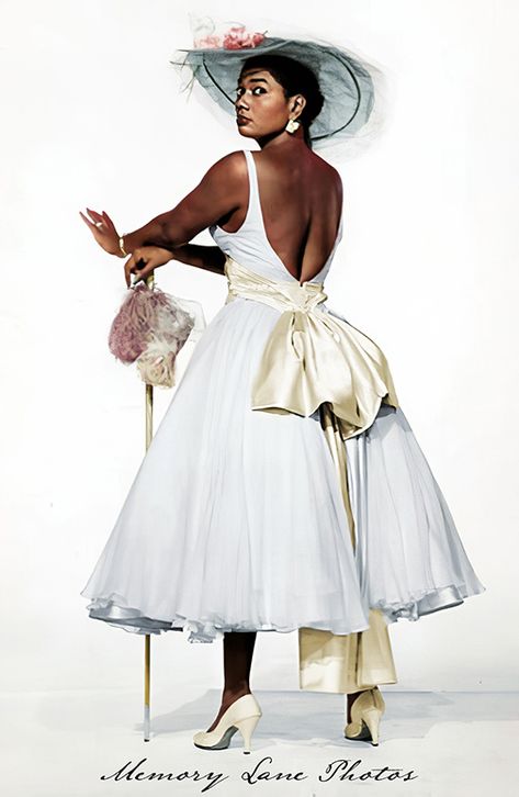 American actress and singer, Pearl Mae Bailey. Colorized by Robin Clark. #hollywoodglamour #hollywoodactress #hollywoodstars #memorylanephotorestoration #colorization #restoration #oldhollywoodincolor #pearlbailey 50s Fashion Black Women Vintage, 1920s Black Women Fashion, Vintage Dresses Black Women, Black Vintage Glamour, Old Black Hollywood Glamour, 1950 Black Women, 1920s Fashion Black Women, Vintage Black Glamour Aesthetic, Old Hollywood Black Women