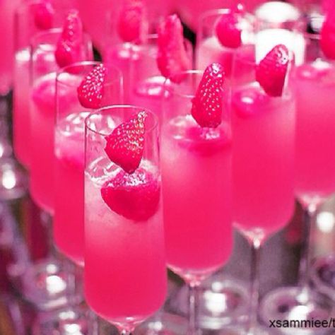 Sparkling PINK Glace Fruit, Pure Romance Party, Pink Wedding Inspiration, Barbie Birthday Party, Fruity Drinks, Blue Curacao, Pink Drinks, Barbie Party, Snacks Für Party