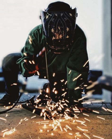 Welding Senior Pictures, Welding Logo, Sr Photos, Photographer Ideas, Grad Pic, Graduation Pics, High School Seniors Photos, Senior Pictures Boys, Senior Photoshoot