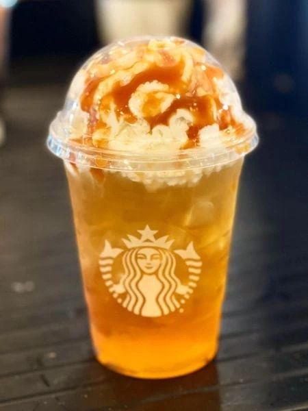 10 Best Starbucks Apple Drinks: Fruity & Refreshing! Starbucks Apple Juice Drinks, Apple Drinks Starbucks, Mary Aesthetic, Apple Drinks, Easy Drink Recipes, Starbucks Drinks Recipes, Easy Drinks, Coffee Drink Recipes, Spiced Apples