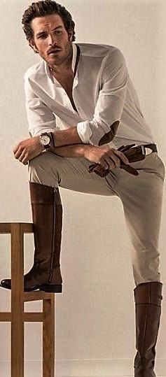 Classic timeless masculine style Justice Joslin, Men's Equestrian, Mens Riding Boots, Horse Riding Outfit, Preppy Shorts, Masculine Style, Country Wear, Elegant Man, Riding Gear