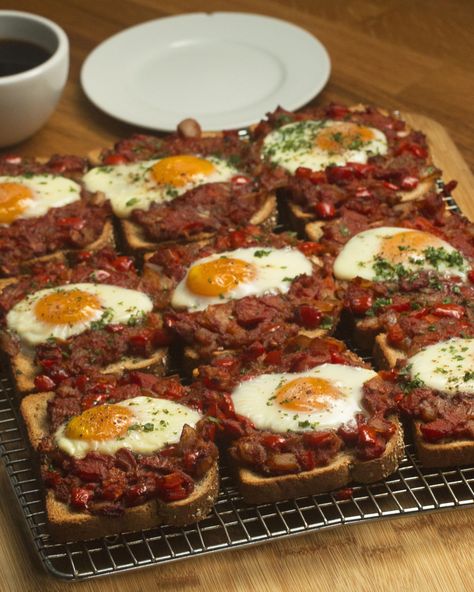 Sheet Pan Shakshuka, Toast Meals, Dinner Appetizers, Tapenade, Sheet Pan Recipes, Toast Recipes, Time Of Day, Anchovies, Clean Eating Snacks