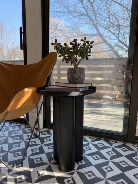 Diy Pedestal Table, Diy Pedestal, Matte Black Spray Paint, Pedestal Tables, Pedestal Side Table, Stages Of Life, Diy Bouquets, Diy Bride, Black Spray Paint