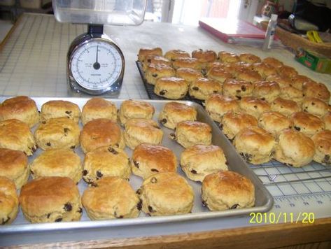 NORASPAT makeover Grans recipe ENGLISH SCONES Recipe Large Batch Scones, English Scones Recipe, Spark Recipes, Baking Scones, English Scones, Liquid Egg Whites, Liquid Eggs, Look More Attractive, Scones Recipe