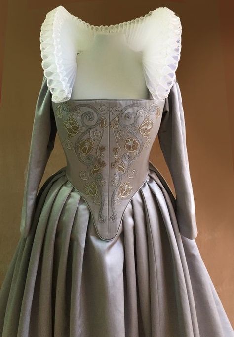 1500s Dress, 1880s Dress, 1500s Fashion, Elizabeth Tudor, 1500 Dresses, Elizabethan Fashion, Medieval Costumes, Tudor Dress, Period Fashion