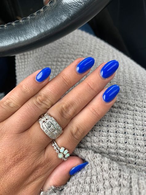 Nails Inspo Royal Blue, Dark Blue Round Nails, Bright Navy Blue Nails, Blue Nails Round, Blue Nails By Skin Tone Range, Dark Blue Oval Nails, Dark Blue Oval Acrylic Nails, Dnd Berry Blue, Blue Dark Nails