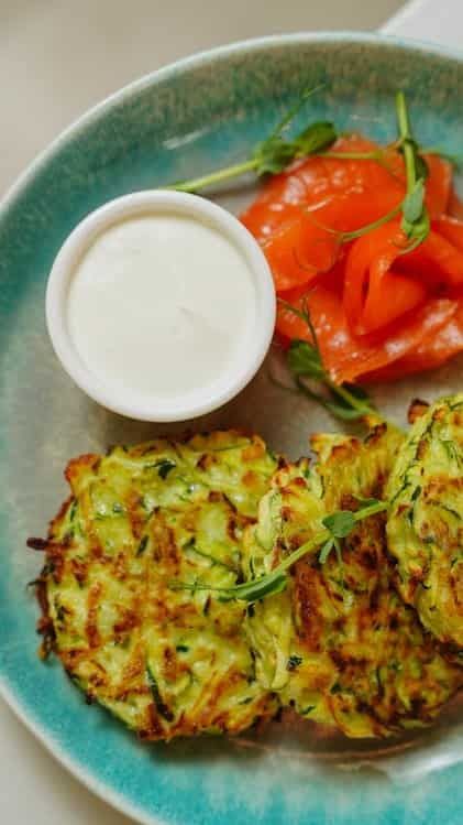 Crispy Zucchini Fritters, Courgette Fritters, Baked Zucchini Fritters, Courgette Fritter, Crispy Zucchini, Zucchini Fritters Recipe, Baked Zucchini, Fritters Recipe, Zucchini Fritters