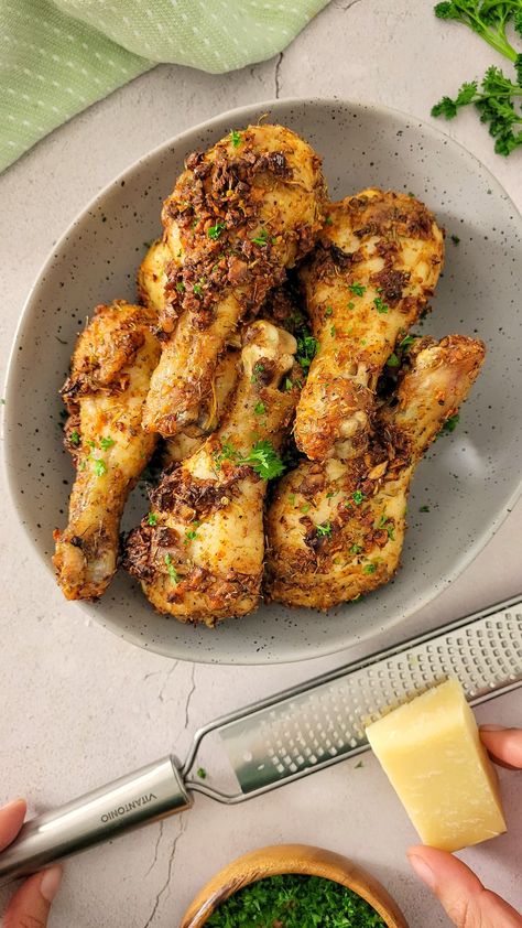 Garlic Parmesan Drumsticks Recipe - Hip Hip Gourmet Crispy Parmesan Chicken Drumsticks, Parmesan Chicken Drumsticks Oven Baked, Garlic Parmesan Chicken Legs Baked, Salt And Pepper Drumsticks, Garlic Parmesan Drumsticks, Parmesan Drumsticks, Pioneer Woman Garlic Parmesan Butterflied Drumsticks, Drumsticks Oven, Drumsticks Recipe