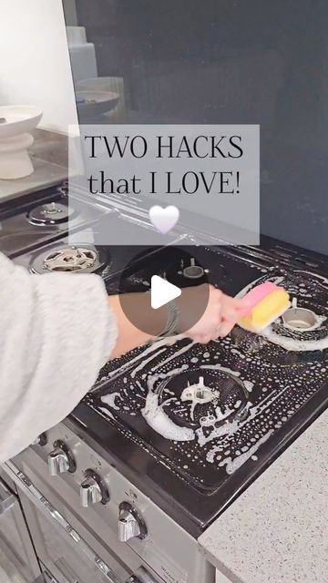 Kerrie Steadman on Instagram: "TWO OF MY FAVOURITE HACKS 🍋✨️  Save for later 🤍  #cleaningtiktok #cleanwithme #housewifelife #cleaningmotivation #cleantok #cleaninghacks #cleaningtips" Tidy Bedroom, Deep Cleaning Hacks, Cleaning Videos, How To Clean Crystals, Easy Cleaning Hacks, Bathroom Cleaning Hacks, Weekly Cleaning, Cleaning Motivation, Bug Spray