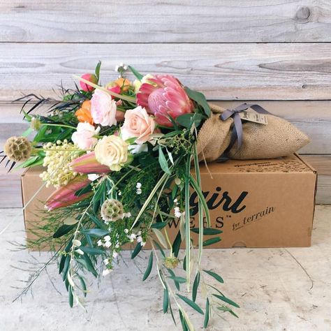 Flowers Arrangements Birthday, Farm Girl Flowers, Loose Bouquet, Farmgirl Flowers, Ideas For Flowers, Flower Truck, Flowers Arrangements, Trendy Flowers, Farm Girl