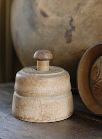 Frog Goes to Market: Collecting Butter Molds Butter Churn Decor Ideas, Vintage Butter Molds, Antique Butter Churn, Kitchen Window Decor, Wooden Butter Mold, Strawberry Butter, Wooden Dishes, Butter Molds, Churning Butter