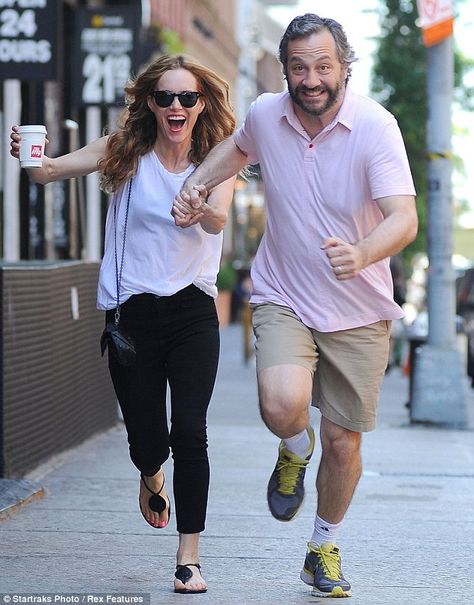 Leslie Mann Couple Holding Hands Full Body Drawing, Running Together Reference, Judd Apatow And Leslie Mann, Holding Hands Running Drawing, Full Body Couple Poses Drawing, Running Holding Hands Reference, Couple Full Body Reference, Running Towards Camera Reference, Couple Pose Photo